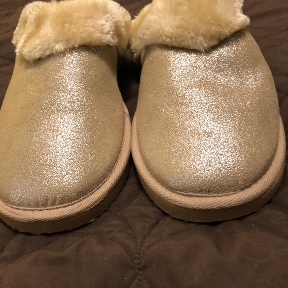 GAP SLIPPERS - METALLIC - FUR SLIDES - women’s size 9/10 - #213 - Picture 14 of 14